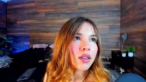 Snapshot of tinyw0nder chatting on 10.29.25 Instagram  tinyw0nder online show from 10.29.25