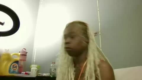 Snapshot of tishrella chatting on 02.28.26 tishrella online show from 02.28.26