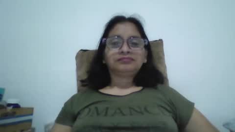 Snapshot of titssmall123 chatting on 11.27.25 Ester online show from 11.27.25