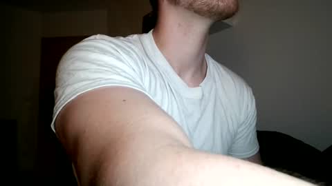 Snapshot of tiwe_ chatting on 06.20.26 HornyGentleman online show from 06.20.26