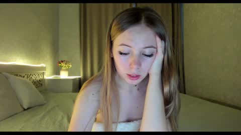 Snapshot of tixxxy chatting on 12.15.24 Maria online show from 12.15.24