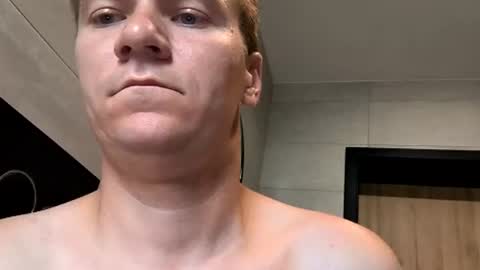 Snapshot of tobiasz950215 chatting on 06.12.26 tobiasz950215 online show from 06.12.26