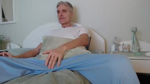 Daniel Bisexual uncut 20cm online show from 01.18.25