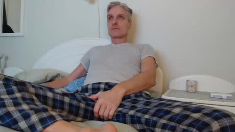 Daniel Bisexual uncut 20cm online show from 02.15.25