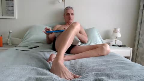 Daniel Bisexual uncut 20cm online show from 02.28.26