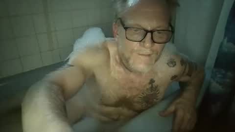 Snapshot of tokenless_boner chatting on 12.21.25 tokenless_boner online show from 12.21.25