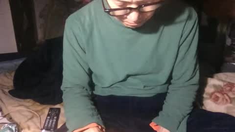 Snapshot of tokyo2024 chatting on 11.16.25 small man online show from 11.16.25