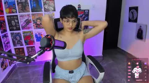 Snapshot of tokyo_uwu chatting on 11.26.25 sofi 3 online show from 11.26.25