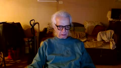 Snapshot of tom112292014 chatting on 12.21.25 tom112292014 online show from 12.21.25