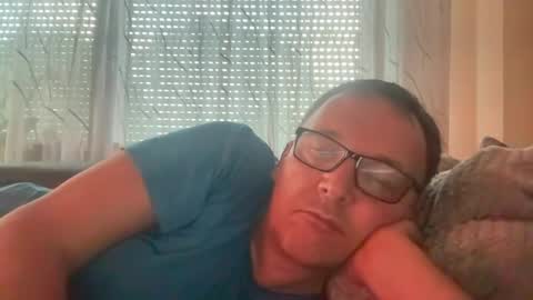 Tom online show from 08.05.26