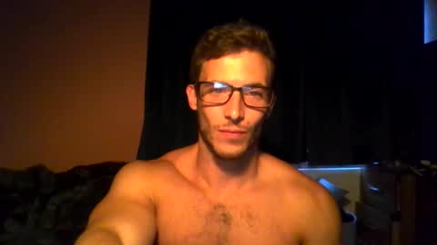 Snapshot of tom90ukx chatting on 09.26.25 tom90ukx online show from 09.26.25