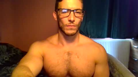 Snapshot of tom90ukx chatting on 10.21.25 tom90ukx online show from 10.21.25