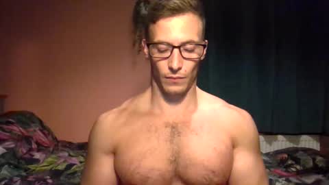 Snapshot of tom90ukx chatting on 11.04.25 tom90ukx online show from 11.04.25