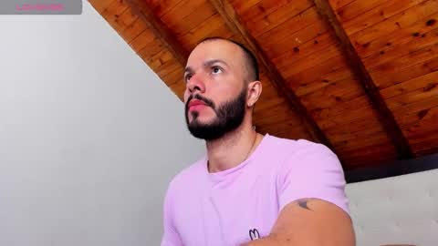 Snapshot of tom_bailey_ chatting on 09.24.25 online show from 09.24.25