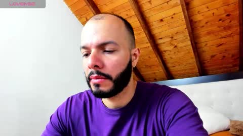 Snapshot of tom_bailey_ chatting on 10.06.25 online show from 10.06.25