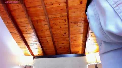 Snapshot of tom_bailey_ chatting on 10.18.25 online show from 10.18.25