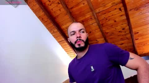 Snapshot of tom_bailey_ chatting on 10.26.25 online show from 10.26.25