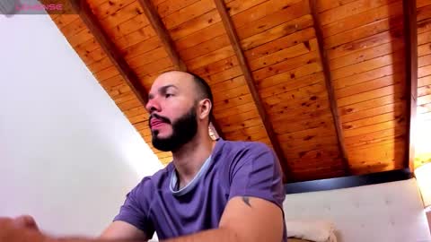 Snapshot of tom_bailey_ chatting on 01.13.26 online show from 01.13.26