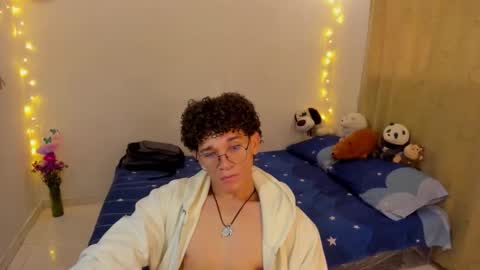 Tom Blue online show from 11.14.25