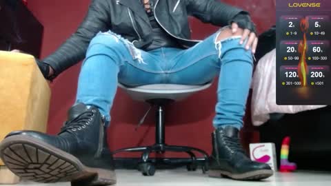 Tom online show from 02.10.25