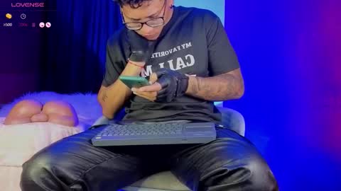 Tom online show from 10.05.25