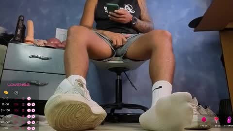 Tom online show from 02.05.26