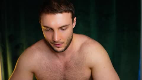 Tom online show from 05.04.26