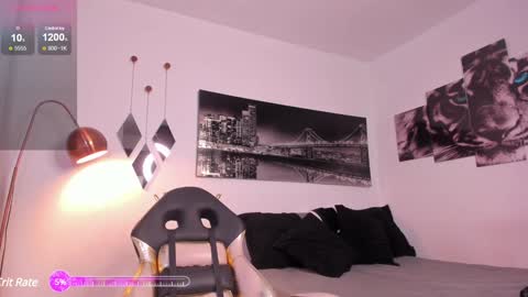 Snapshot of tom_mckleein chatting on 12.10.24 TOM MCKLEEIN instagram online show from 12.10.24