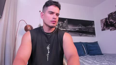 Snapshot of tom_mckleein chatting on 01.19.25 TOM MCKLEEIN instagram online show from 01.19.25