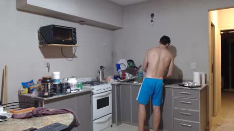 Snapshot of tom_show chatting on 03.11.26 tom_show online show from 03.11.26