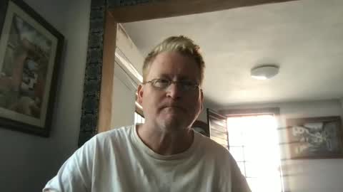 Snapshot of tomascausa chatting on 01.17.25 Hola online show from 01.17.25