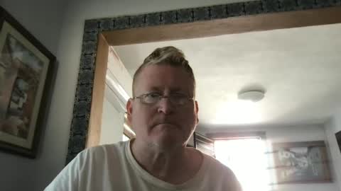 Snapshot of tomascausa chatting on 01.31.25 Hola online show from 01.31.25