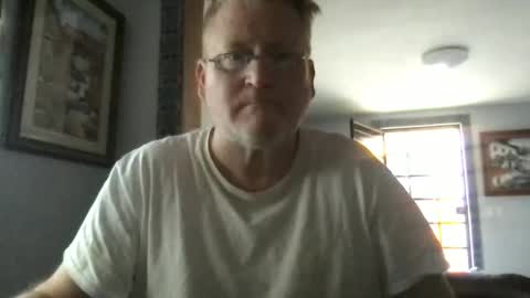 Snapshot of tomascausa chatting on 02.06.25 Hola online show from 02.06.25