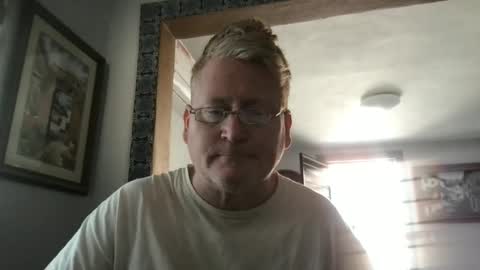 Snapshot of tomascausa chatting on 02.12.25 Hola online show from 02.12.25