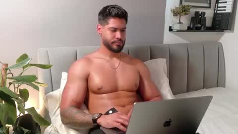 Tomas Ferrer online show from 06.12.26