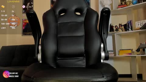 Snapshot of tomatito_ chatting on 11.14.25 tomatito_ online show from 11.14.25