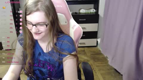 Snapshot of tomato_tease chatting on 11.13.25 tomato_tease online show from 11.13.25