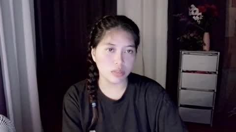 Snapshot of tombalita chatting on 06.12.26 mika online show from 06.12.26