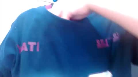 Snapshot of tomboyblue chatting on 06.08.26 Blue online show from 06.08.26