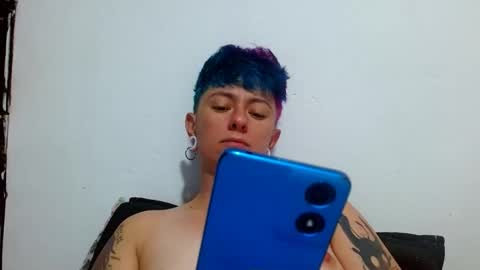 Snapshot of tomboyblue chatting on 06.09.26 Blue online show from 06.09.26
