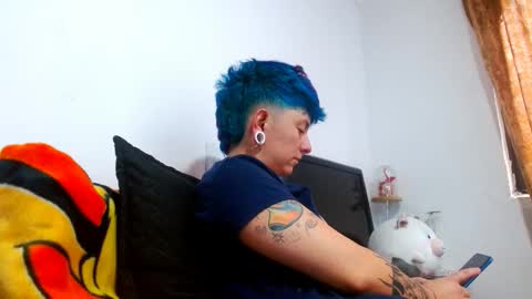 Snapshot of tomboyblue chatting on 06.10.26 Blue online show from 06.10.26
