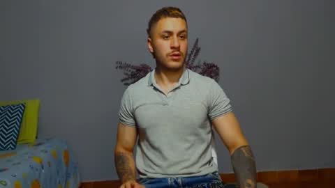 Snapshot of tomdavisxl chatting on 10.13.25 tomDavisXl online show from 10.13.25