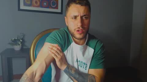 Snapshot of tomdavisxl chatting on 11.06.25 tomDavisXl online show from 11.06.25