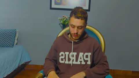 Snapshot of tomdavisxl chatting on 11.12.25 tomDavisXl online show from 11.12.25