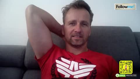 Snapshot of tomhardic chatting on 10.24.25 TOM online show from 10.24.25