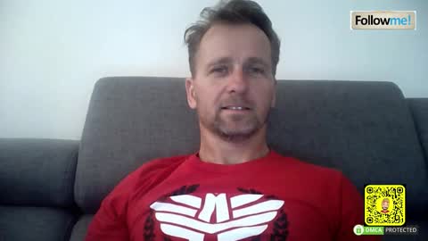 Snapshot of tomhardic chatting on 10.26.25 TOM online show from 10.26.25