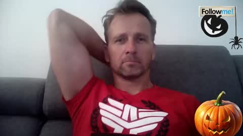 Snapshot of tomhardic chatting on 11.01.25 TOM online show from 11.01.25