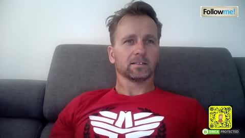 Snapshot of tomhardic chatting on 11.12.25 TOM online show from 11.12.25