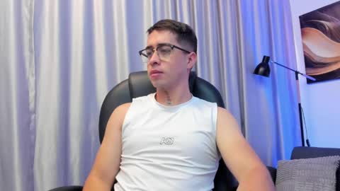 Snapshot of tommas_johnson chatting on 05.10.26 Tomas online show from 05.10.26