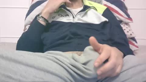 Snapshot of tommaso9046 chatting on 01.27.25 tommaso9046 online show from 01.27.25